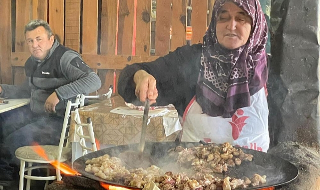 Bursa'da 100 yıllık kaselerde 500 yıl öncesinin tarifi pişiriliyor