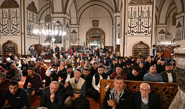 Bursa'da kandilde camiler doldu