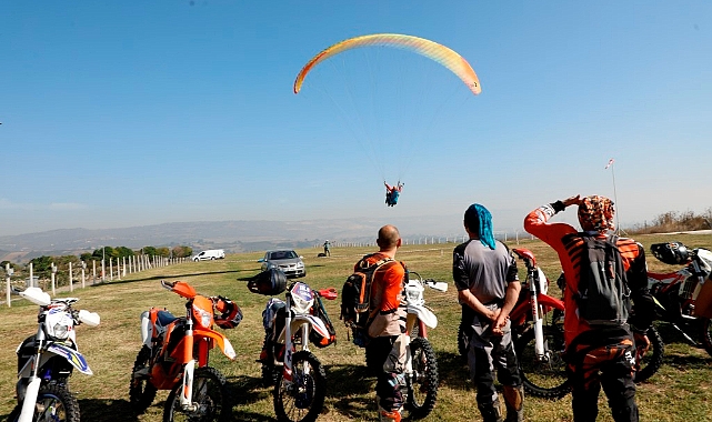 Bursa'da motocross şov nefesleri kesti