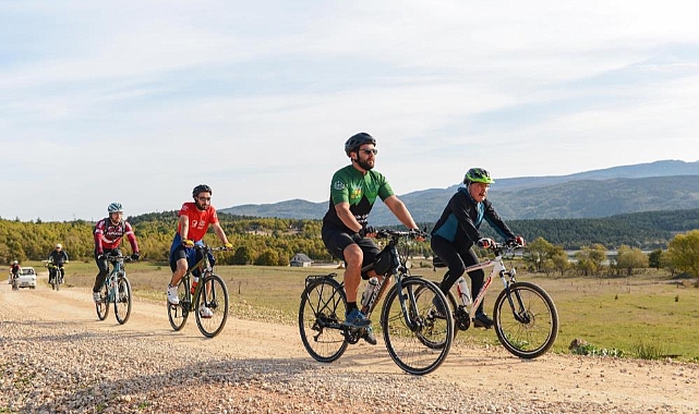 Bursa'da pedalladıkları mesafeler ağaca dönüşecek