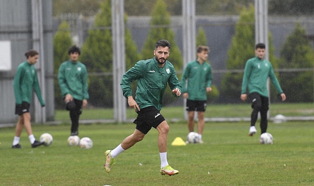 Bursaspor’un tecrübeli ismi Enver Cenk Şahin'den iyi haber