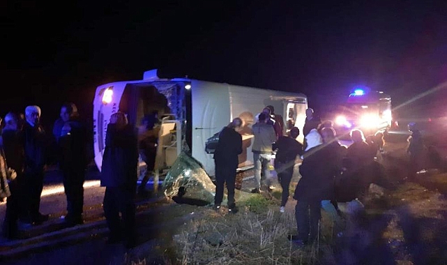 Cenazeye gidenleri taşıyan yolcu otobüsü devrildi: 26 yaralı