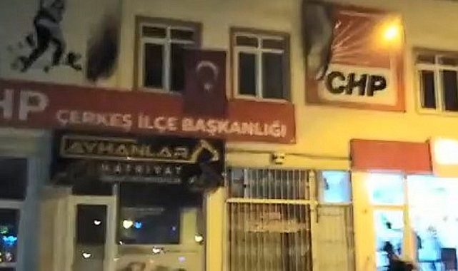 CHP ilçe başkanlığının bulunduğu binaya molotofkokteyli saldırı