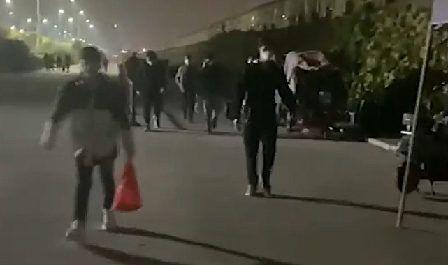 Çinli işçiler fabrikadan kaçtı