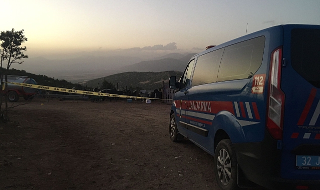 Çocuklarının gözü önünde eşini öldürdü
