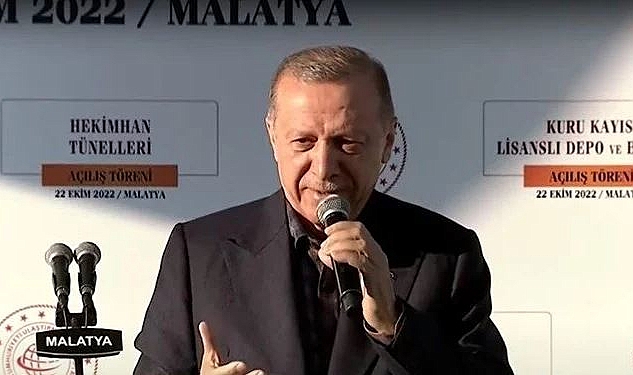 Cumhurbaşkanı Erdoğan'dan başörtüsü için referandum çağrısı