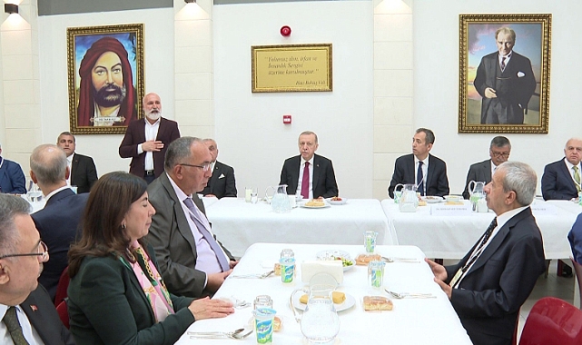 Cumhurbaşkanı Erdoğan, Şahkulu Sultan Dergahı ve Cemevi'ni gezdi