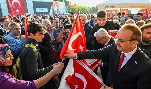 Cumhuriyet’in 99. yılında Türk bayraksız ev kalmayacak