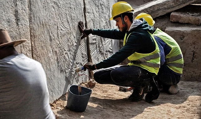 DAEŞ'in yıktığı Maskhi Kapısı'nın altında bulundu: 2 bin 700 yıllık