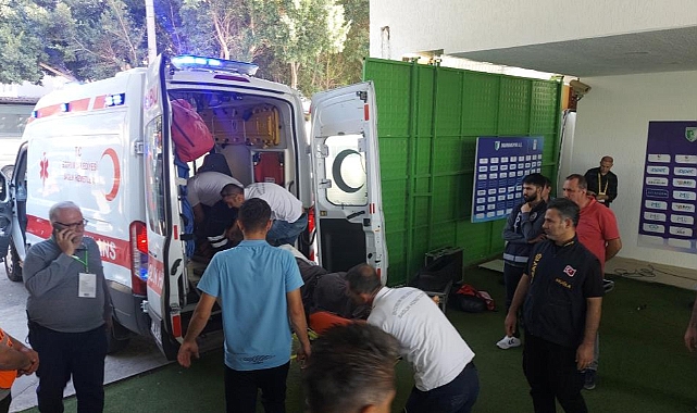 Dili boğazına kaçan futbolcu, boğulmaktan son anda kurtuldu