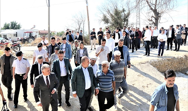 Dışişleri Bakanı Çavuşoğlu TOKİ tarafından teslim edilen evleri gezdi