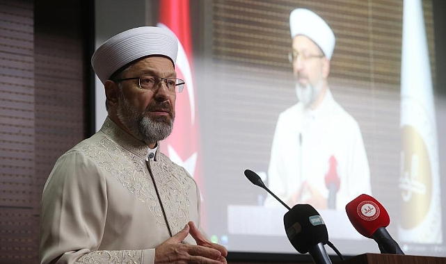 Diyanet İşleri Başkanı Erbaş: “İnsanlık bir değişim ve dönüşüme zorlanmaktadır”