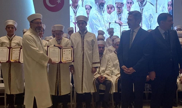 Diyanet İşleri Başkanı Erbaş: “Sizin vazifeniz, bütün insanlığa tanıtmak”
