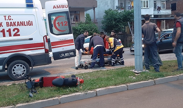 Elektrikli bisikletle otomobil çarpıştı