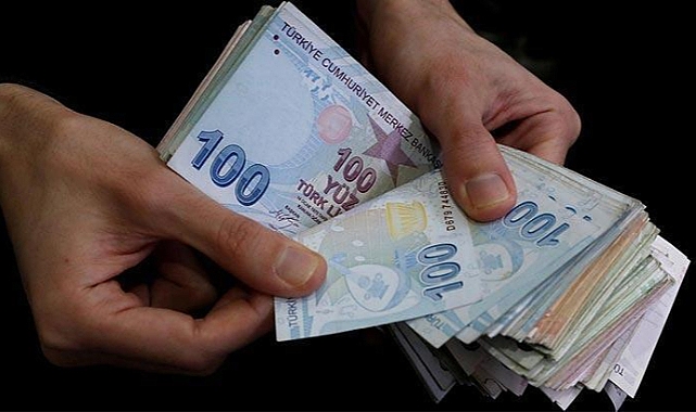 Emekli maaşı asgari ücretle eşitlenmeli mi?