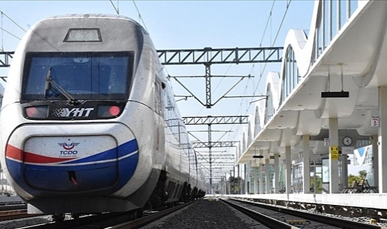 Eskişehir-İstanbul YHT hattında ek seferler ilgi görüyor