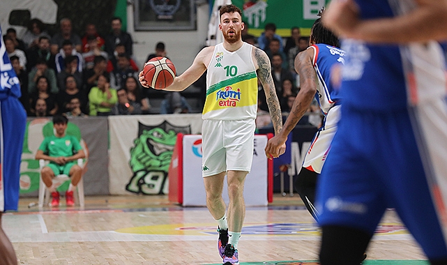 F.E Bursaspor son şampiyonu devirdi