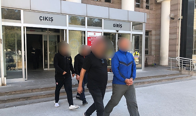 FETÖ şüphelileri yurt dışına kaçarken yakalandı