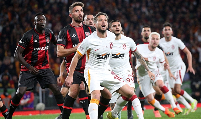 Galatasaray 3 maçlık galibiyet hasretine son verdi