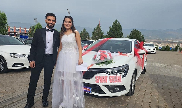 Gelinliği ile birlikte nikah masasından önce sınav sırasına oturdu