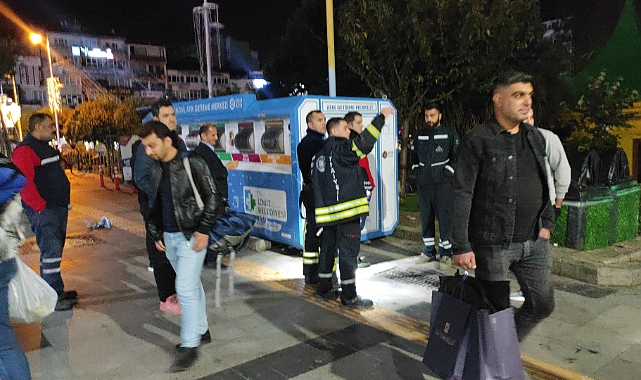 Geri dönüşüm kutusunda mahsur kalan çocuğu itfaiye ekipleri kurtardı