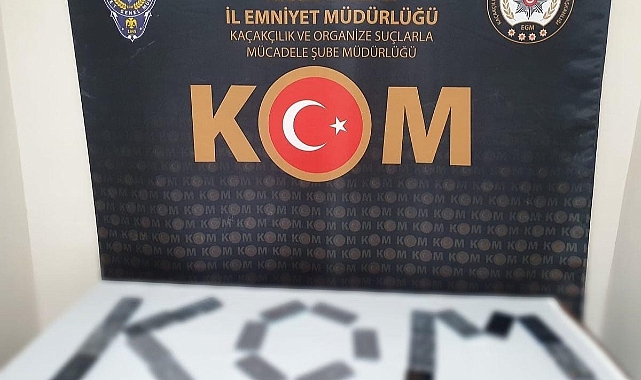 Gümrük kaçağı cep telefonu ele geçirdi