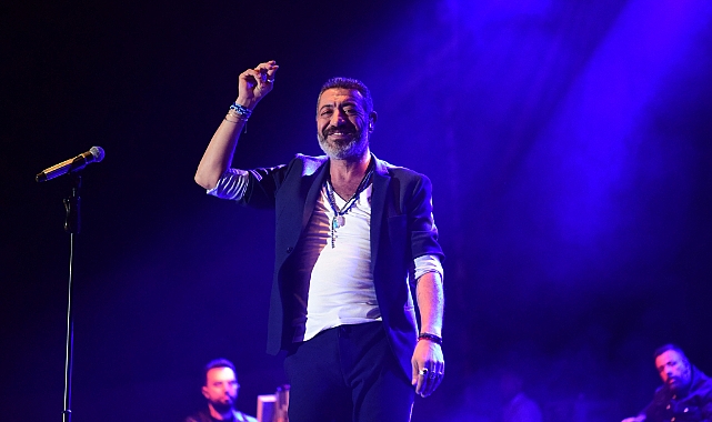 Hakan Altun Bursa'dan seslendi: "Cumhuriyetin 100. yılında gel bari aşk"