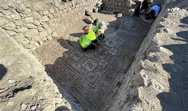Heyecanlandıran keşif: Bin 500 yıllık yeni mozaikler bulundu