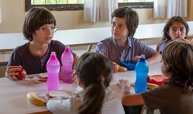 Hollanda hükümeti, ilkokullarda 4 ay boyunca ücretsiz kahvaltı dağıtımına başlıyor