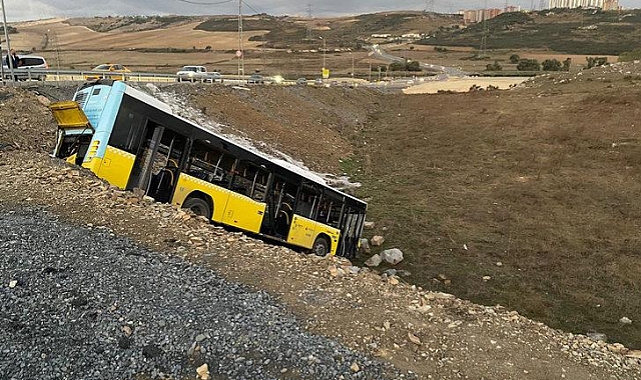 İETT otobüsü şarampole düştü!