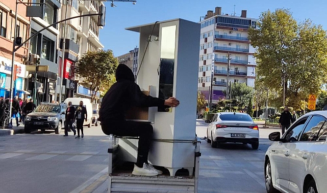 İlginç taşıma yöntemi: Canını hiçe saydı