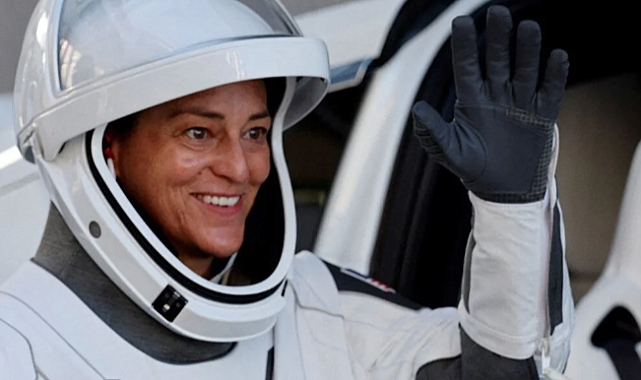İlk kadın Kızılderili astronot uzaya gönderildi