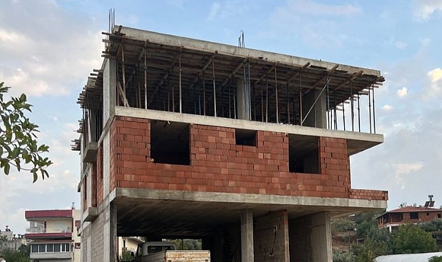 İnşaattan düşen işçiden acı haber