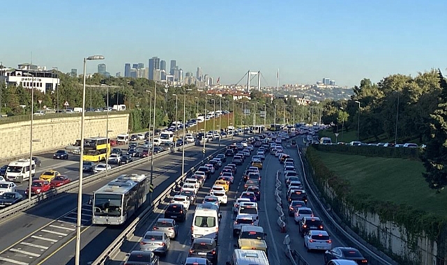 İstanbul’da haftanın ilk gününde trafikte yoğunluk yaşandı