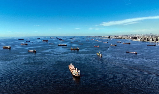 İstanbul’un manzarasına gemi engeli