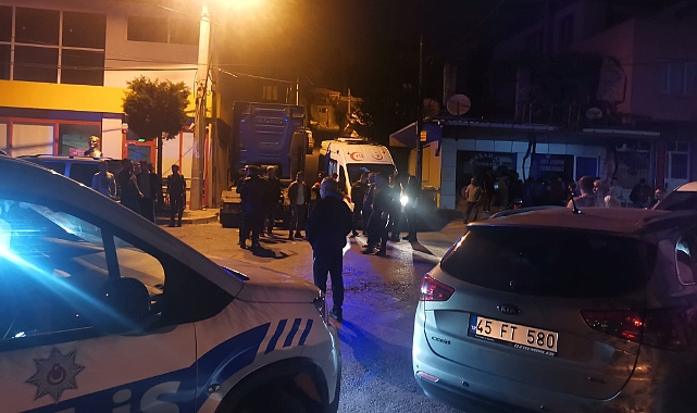 Kavgayı ayırmaya çalışan adam, oğlu tarafından vuruldu!