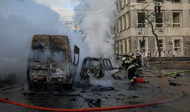 Kiev'de art arda patlama sesleri
