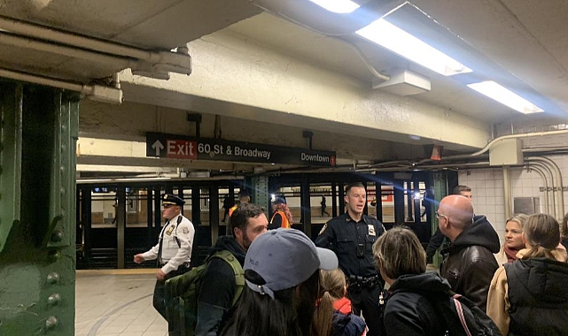 Kıyafeti metronun kapısına sıkışan genç yaşamını yitirdi