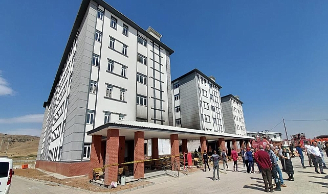 Kız öğrenci yurdunda yangın paniği