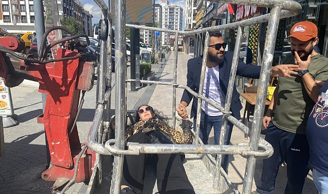 Klip çekimi için çıktığı vinçte bayıldı