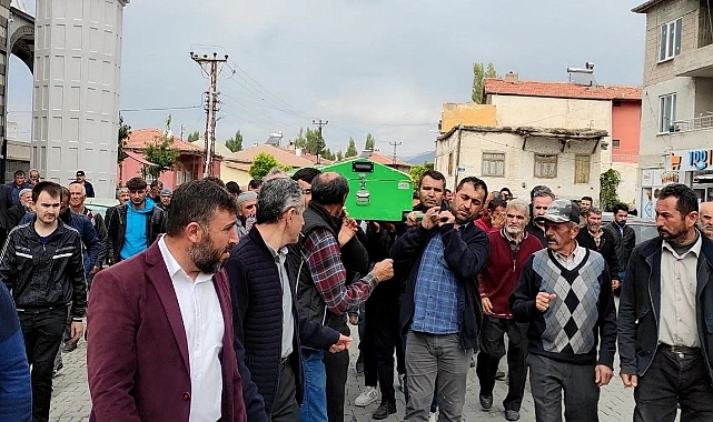 Komşusu tarafından canice öldürülen kadın toprağa verildi