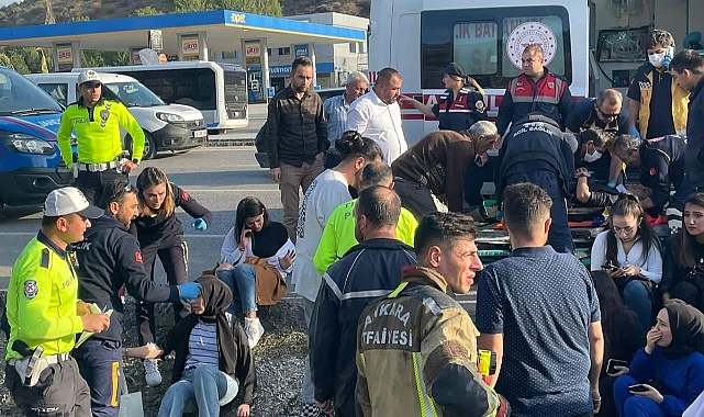 Kontrolden çıkan servis aracı devrildi: 4 yaralı