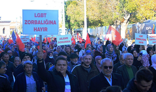 LGBT’ye karşı aile yürüyüşü