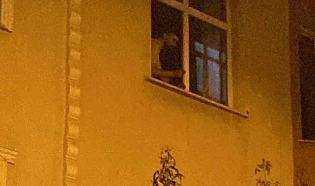 Madde kullanan şahıs mahalleyi ayağa kaldırdı