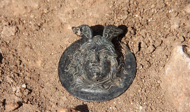 Medusa kabartmalı madalya heyecanlandırdı