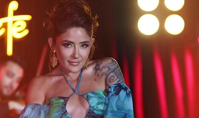 Melek Mosso'dan kepçe kulak itirafı