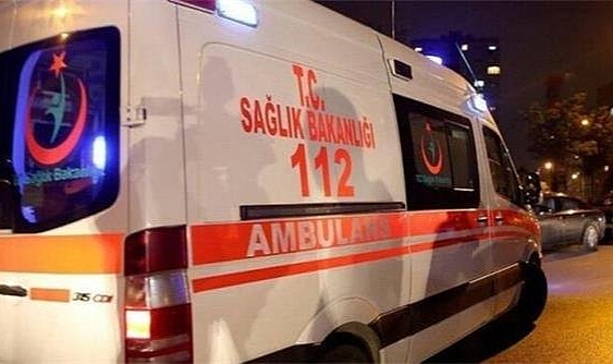 Minibüs şarampole devrildi! Yaralılar var