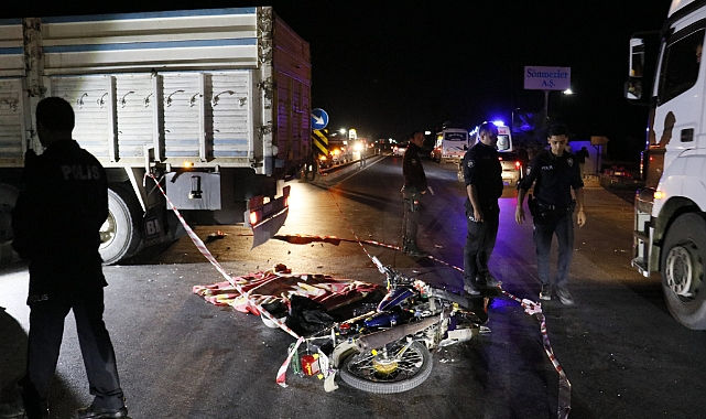 Motosiklet ile kamyon çarpıştı: 1 ölü, 1 yaralı