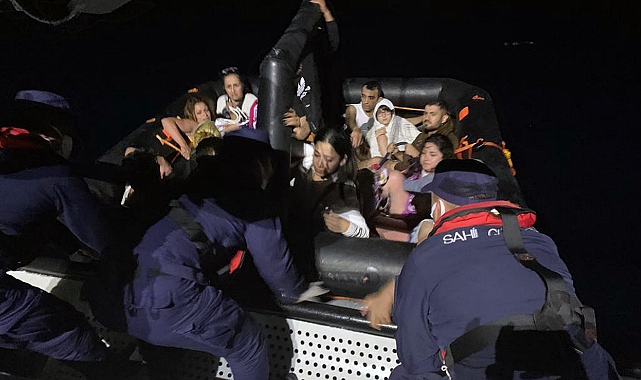 Muğla'da 13 düzensiz göçmen kurtarıldı