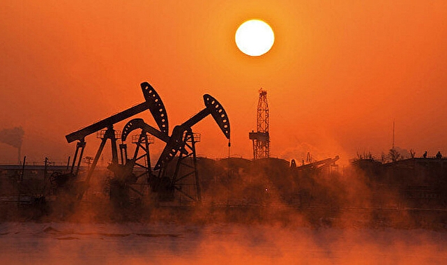 OPEC+ grubu günlük petrol üretimini azaltma kararı aldı